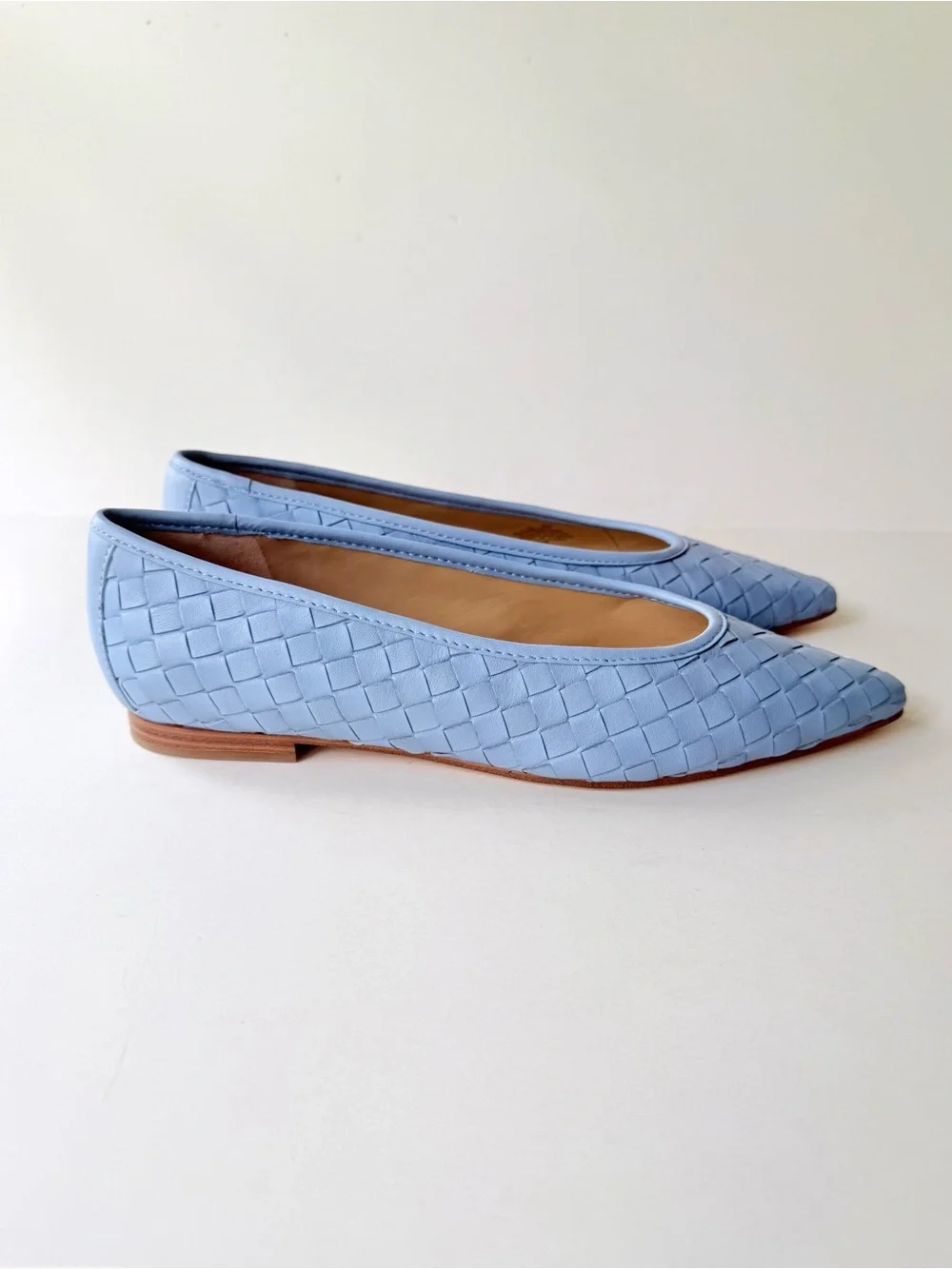 NWOB Marc Fisher Damaris Flat in Light Blue Woven Leather Pointed-Toe 8